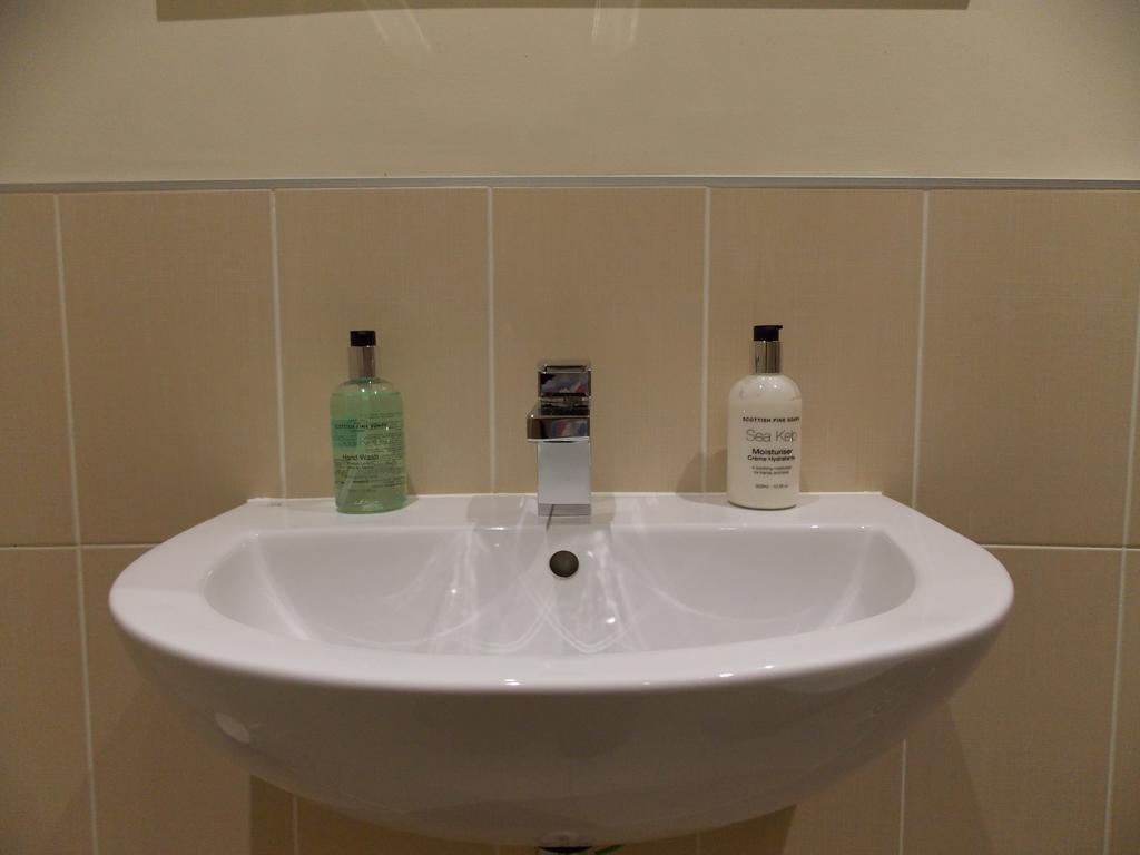 Violet Bank Apartment New Town Единбург Номер фото